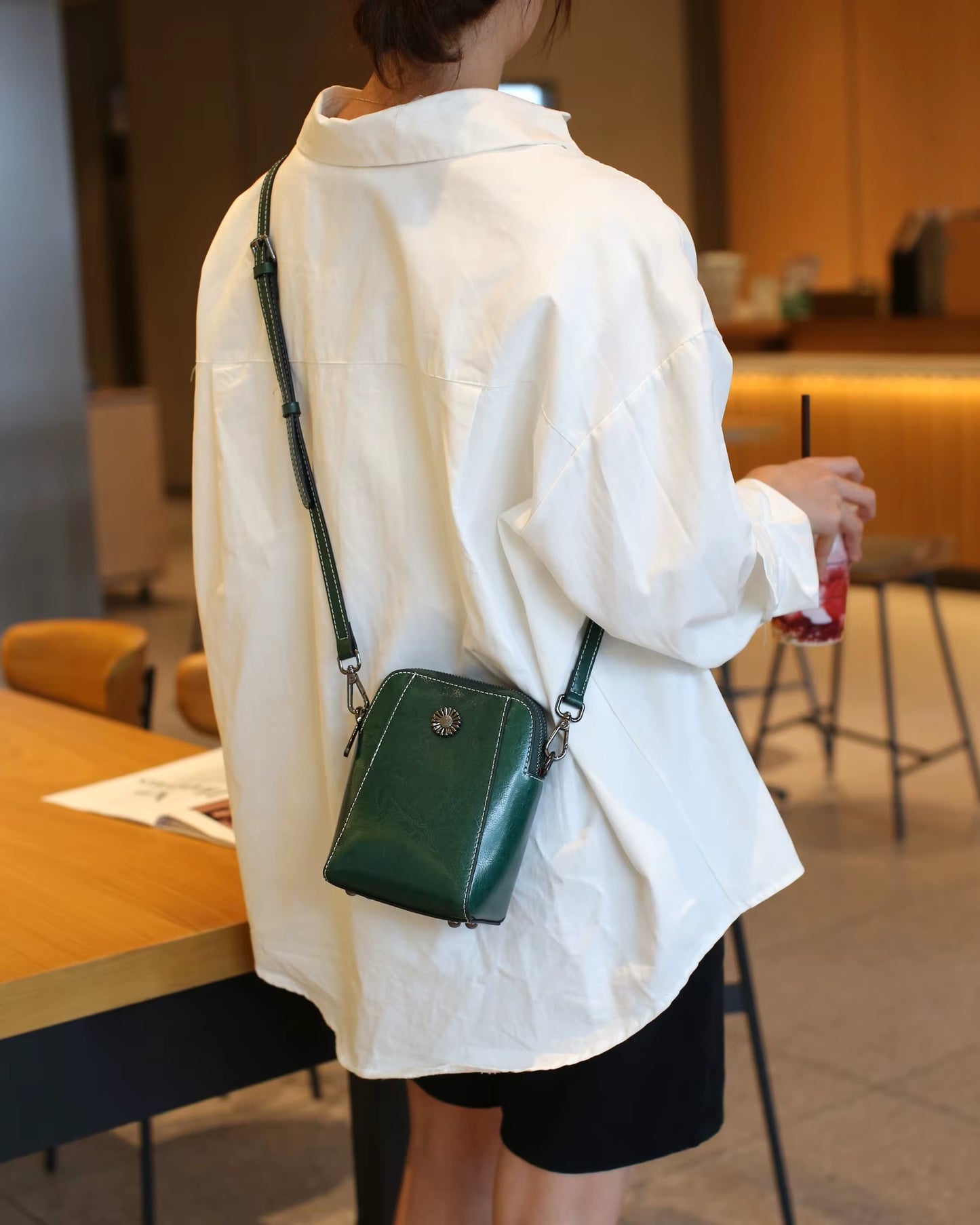 Leather Women'S Mobile Phone Bag Single Shoulder Messenger Purse Fashion All-Match Oil Wax Cowhide Casual Crossbody Small Bag