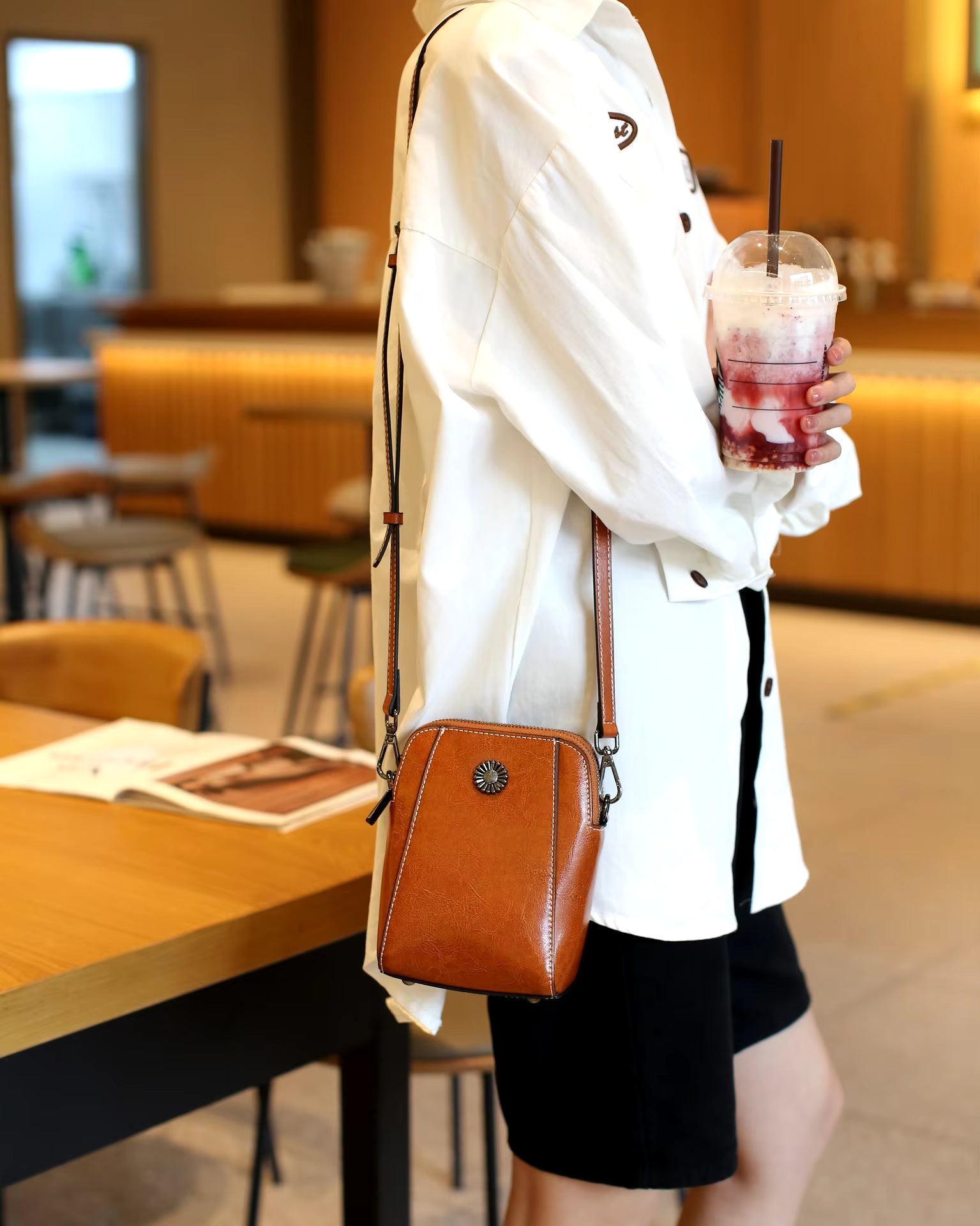 Leather Women'S Mobile Phone Bag Single Shoulder Messenger Purse Fashion All-Match Oil Wax Cowhide Casual Crossbody Small Bag